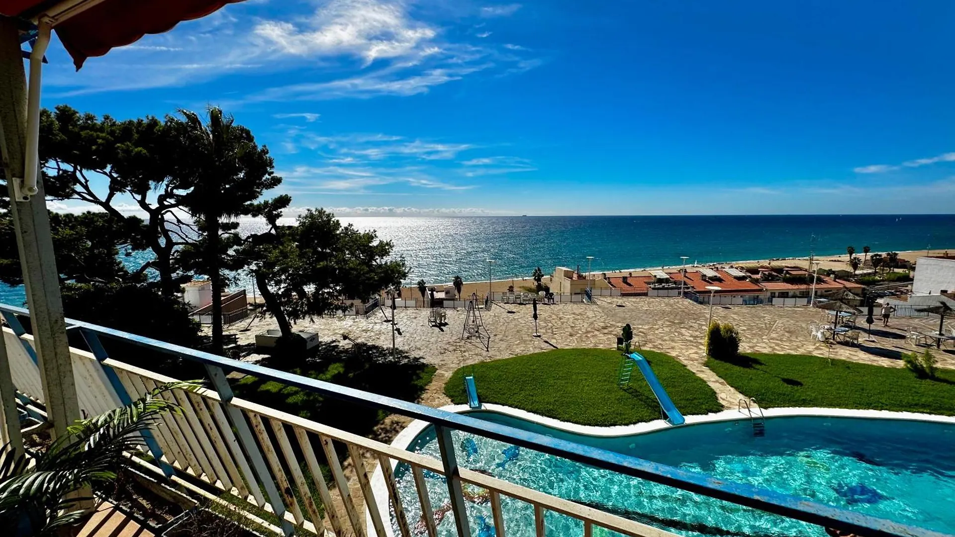 Apartamento Canet De Mar - Primera Linea De Playa - Increibles Vistas Al Mar דירה